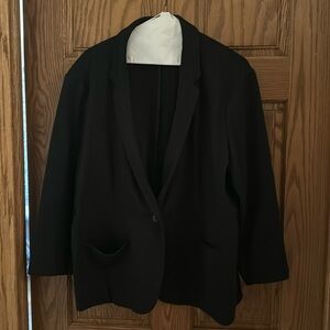 Black light blazer. XXL. 3/4 length sleeves. 76% poly, 20% rayon, 4% spandex.